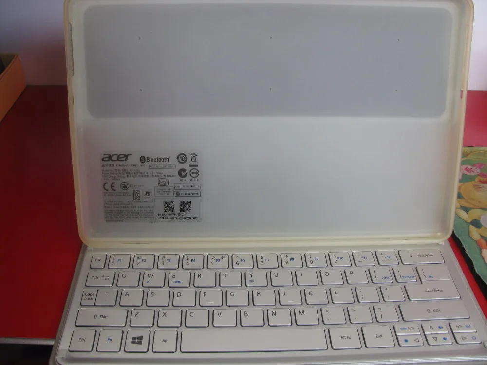 

Original Wireless Bluetooth Keyboard Case For Acer Iconia W700 cover with European keyboard