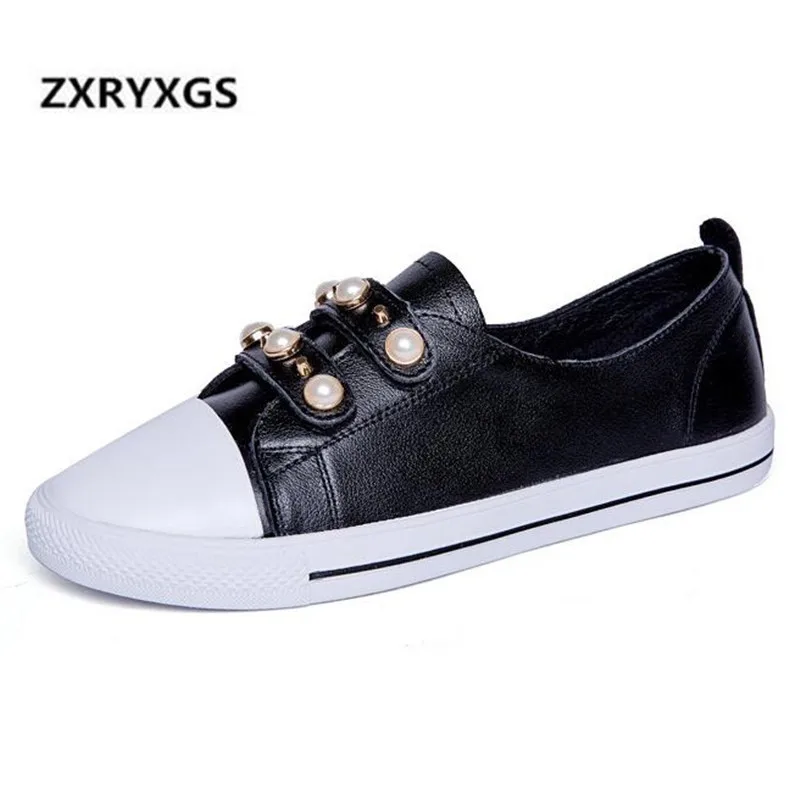 Женская обувь из воловьей кожи на плоской подошве с украшением жемчуга