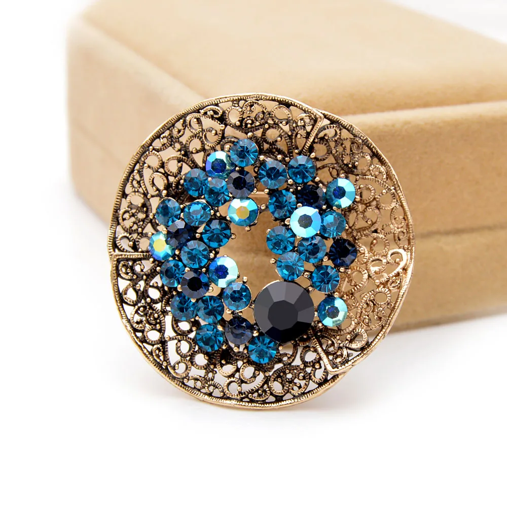 CINDY XIANG 3 Colors Rhinestone Vintage Fashion Round Circle Brooches For Women Coat Pins Shining Luxury Autumn Brooch Good Gift