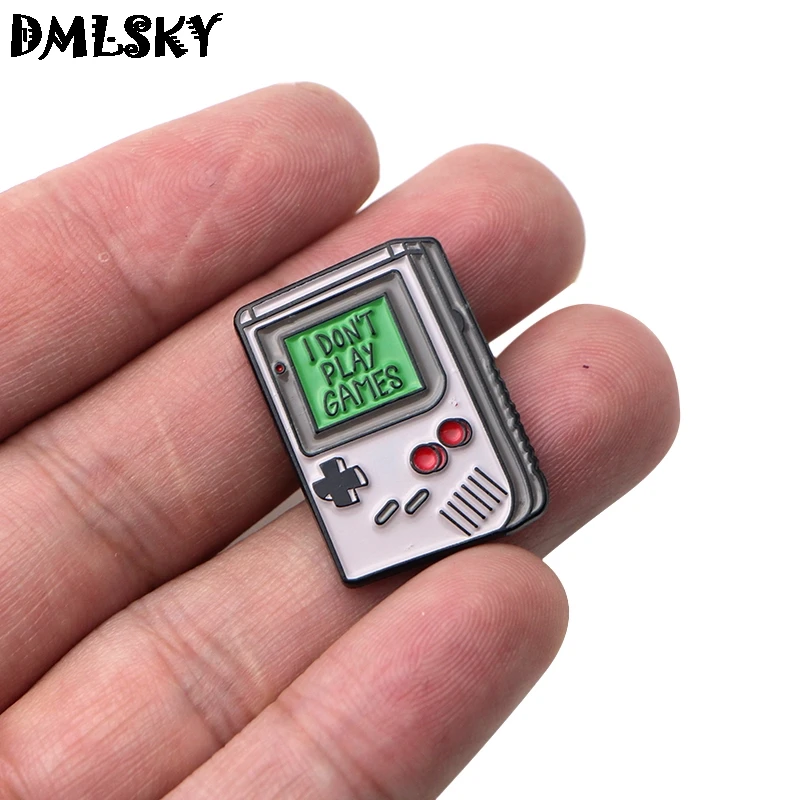 

DMLSKY 20pcs/lot Game machine Funny Metal Brooches Enamel Pins Men Lapel Pin Shirt Brooch Backpack badge Jewelry M3173