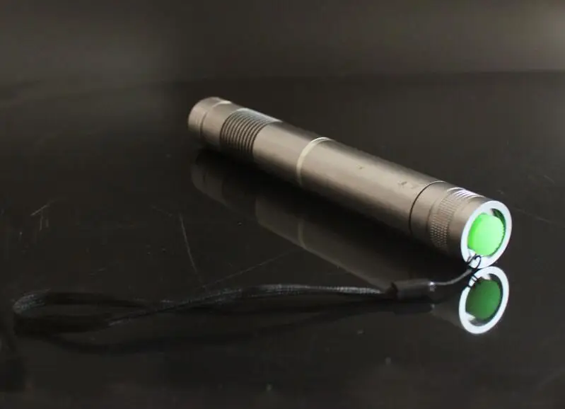Гарантия 100% 450nm Фокус Регулируемая Синяя лазерная указка горящая спичка Зеленая