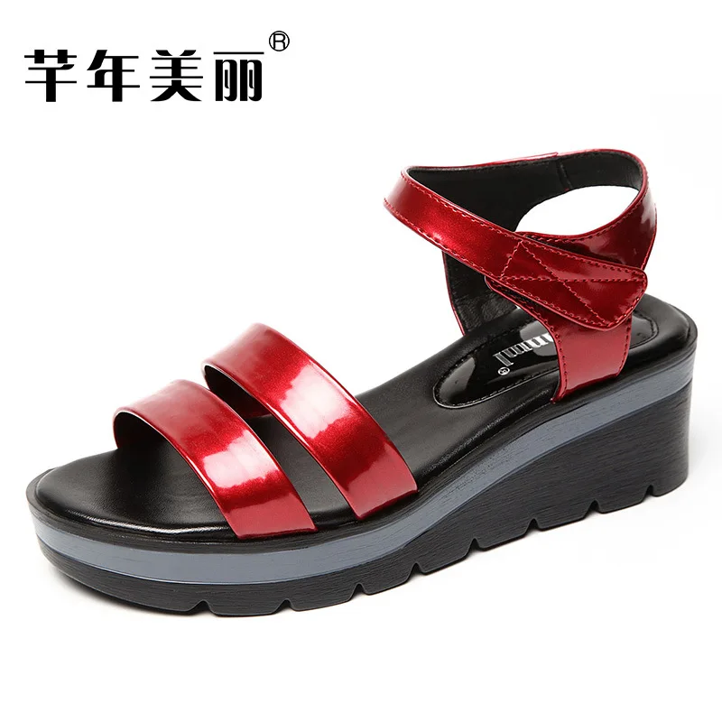 Новинка 2019 яркие Летние кожаные сандалии на толстой подошве повседневные 40-43 |