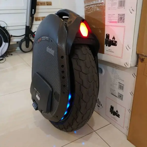 Новейший Ninebot One Z10 Электрический Одноколесный мотоцикл 1800w, 1000WH, максимальная скорость 45 км/ч, Одноколесный балансировочный автомобиль внедорожник приложение