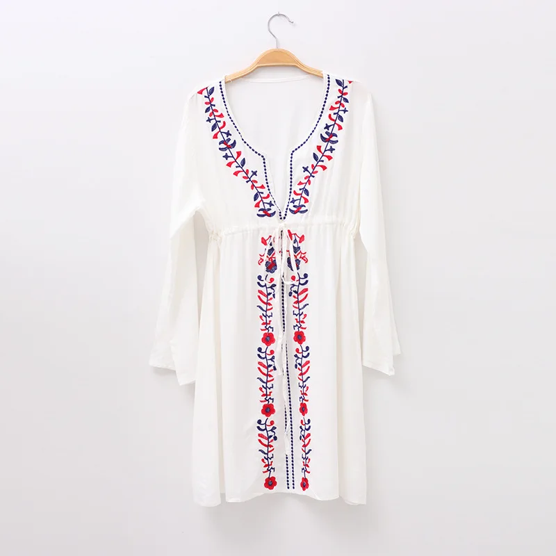 Женское пляжное платье-парео с вышивкой белое свободное платье длинным рукавом