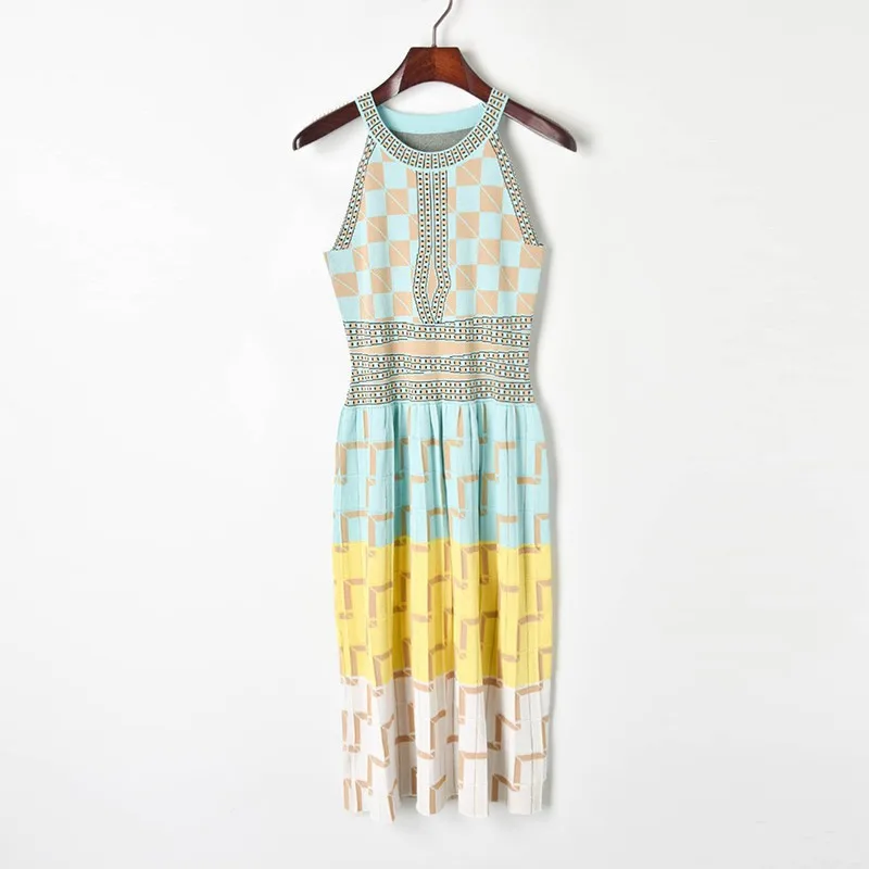Женское трикотажное платье без рукавов с геометрическим рисунком приталенное
