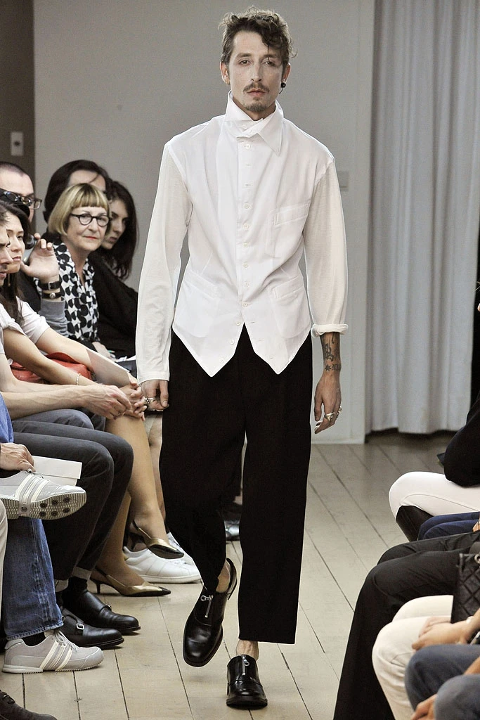 Мужская рубашка с ассиметричным воротником YOHJI хлопковая Асимметричная в
