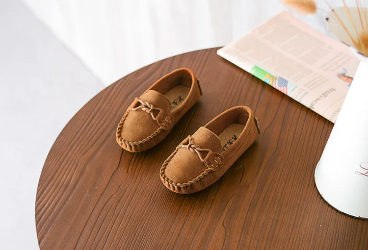 ULKNN обувь для малышей; детская обувь на плоской подошве; повседневные мягкие бархатные Лоферы для мальчиков и девочек; классическая школьная обувь в горошек; коллекция года; сезон весна