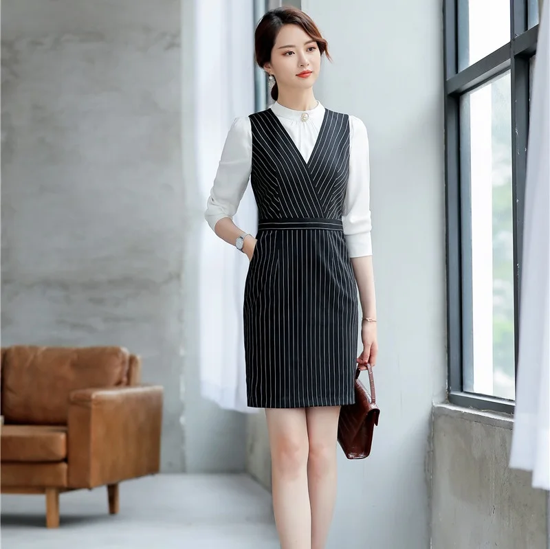 Женское платье в полоску офисное без рукавов с v образным вырезом офисная одежда