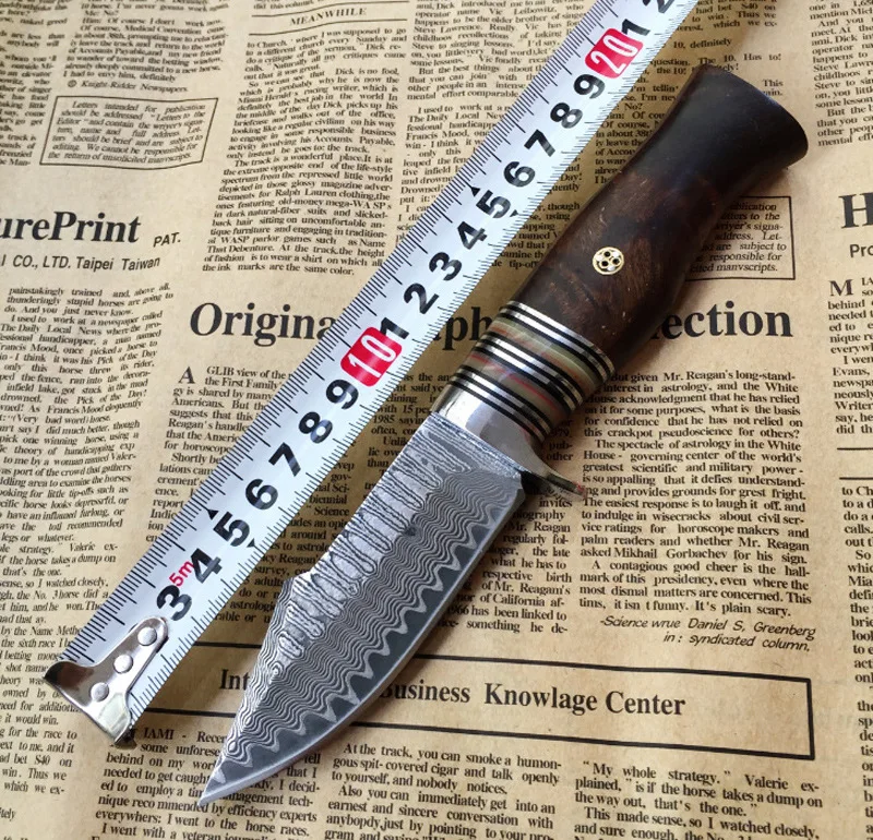 Нож из дамасской стали высокой твердости для выживания в дикой природе