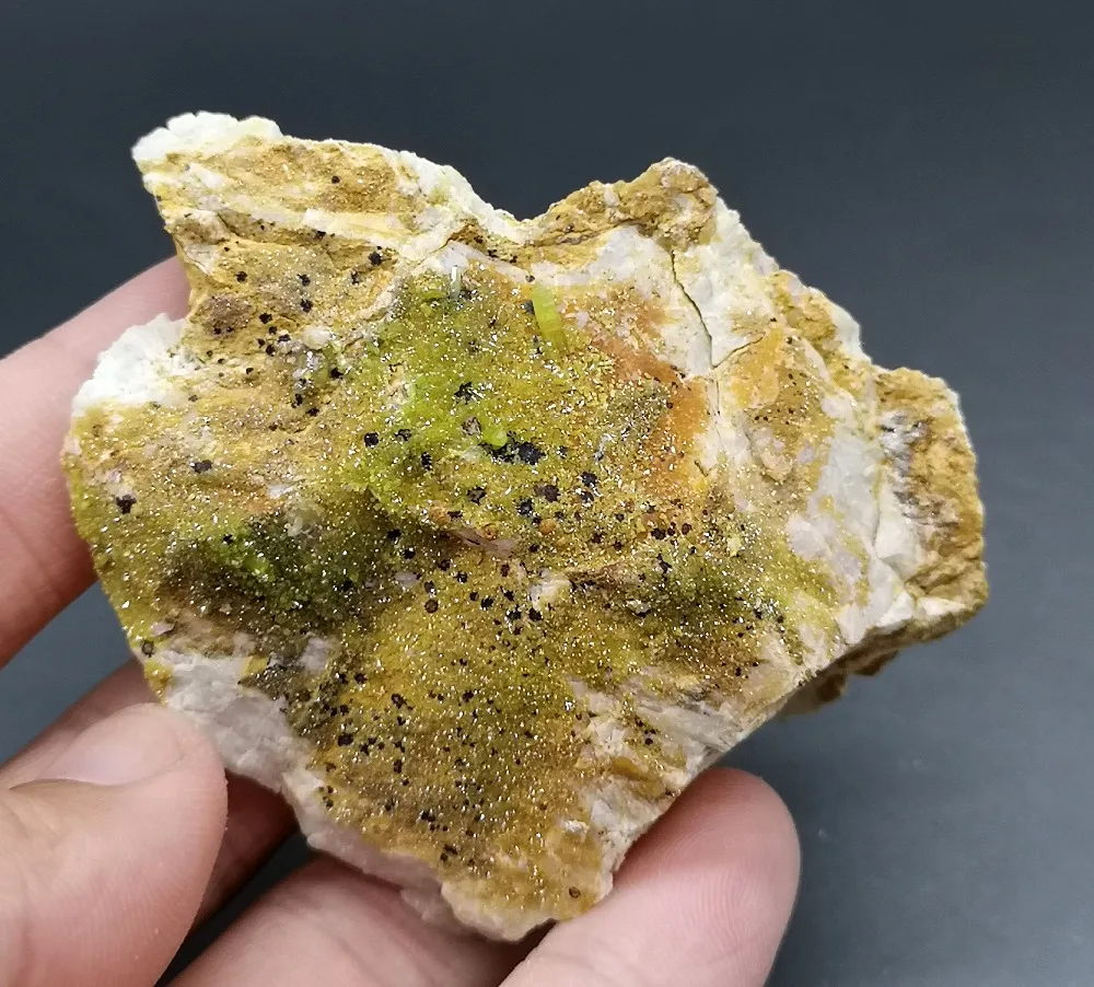 Натуральный редкий пироморфит 90 г зеленая свинцовая руда натуральные