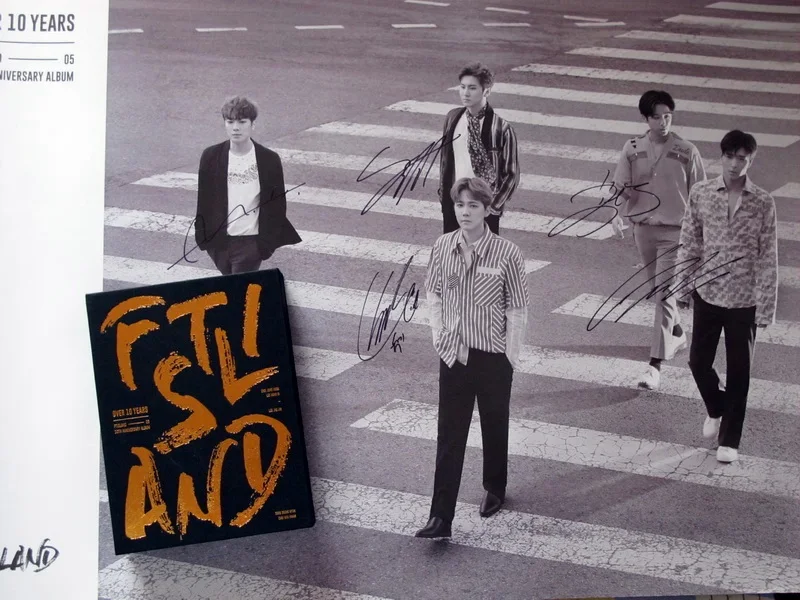 Альбом с автографом FTISLAND FT 10 юбилеев более лет CD + Фотокнига подписанный плакат