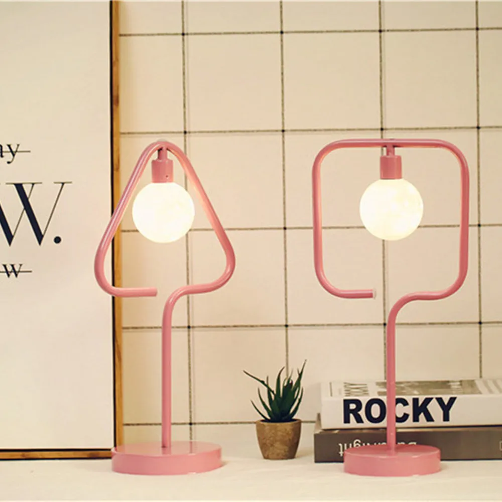 HZFCEW 2019 Creative Christmas Holiday Retro Iron Art Minimalist Geometric Shape Table Lamp Reading Bedroom Night Light | Лампы и