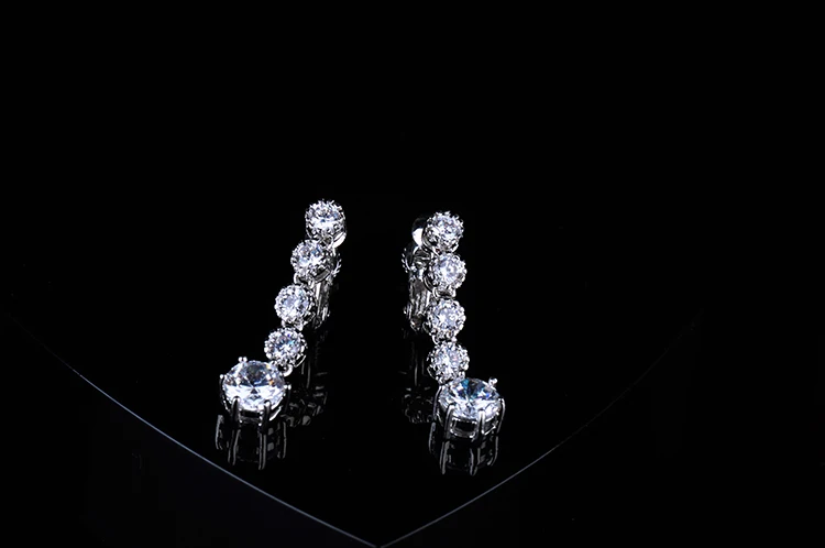 Комплект из колье и серёг с фианитом | Украшения аксессуары