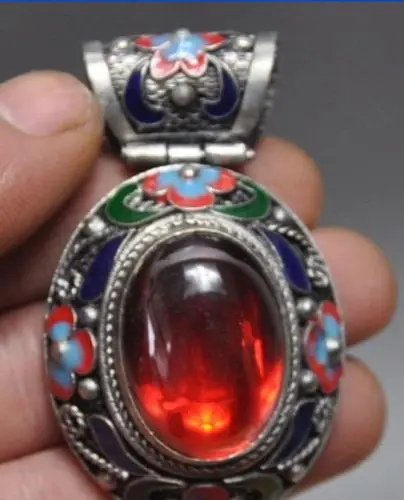 Exquisite Chinese ancient Tibetan silver inlaid with artificial  red zircon cloisonne pendant