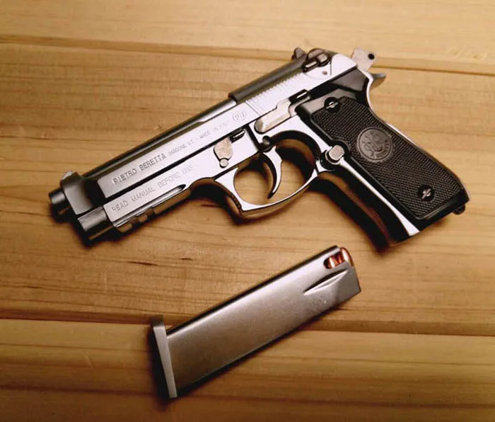 1/2. 05 масштаб Italia Beretta M92F поддельный пистолет игрушечный пистолеты полицейский пистолет игрушечный пистолет модель игрушечного оружия металлический реквизит пистолет