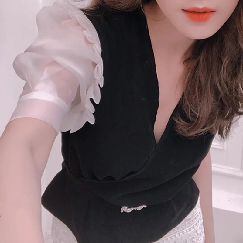 Женский комплект из двух предметов Max Spri белый и черный с пышными рукавами