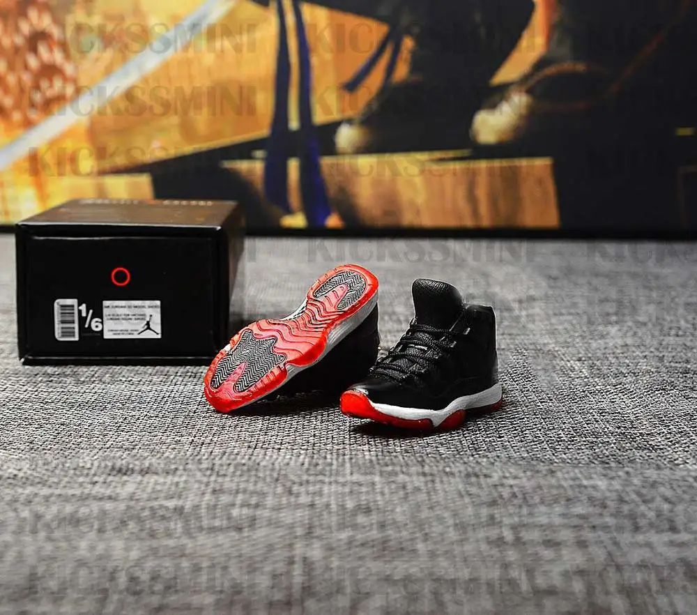 a pair(naked shoe) Дропшиппинг AJ 11 BRED кроссовки брелки 1/6 масштаб 3D мини-кроссовки JORDAN Брелок Кукла аксессуар - Цвет: a pair(naked shoe)