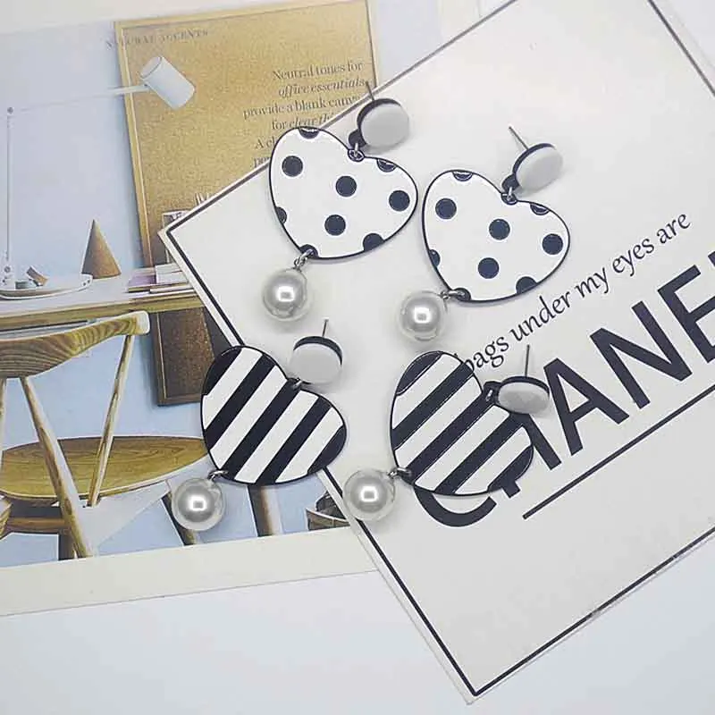 2018 Fashion Earrings For Women Girls Hipster Creative Black And White Stripes Acrylic 100% New Stud Trinkets | Украшения и