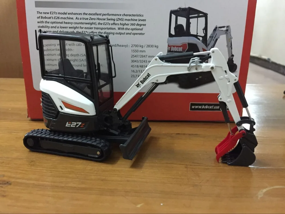 Универсальная модель Hobbies UH8131 Bobcat E27z с кабиной компактный экскаватор 1/25 масштаб