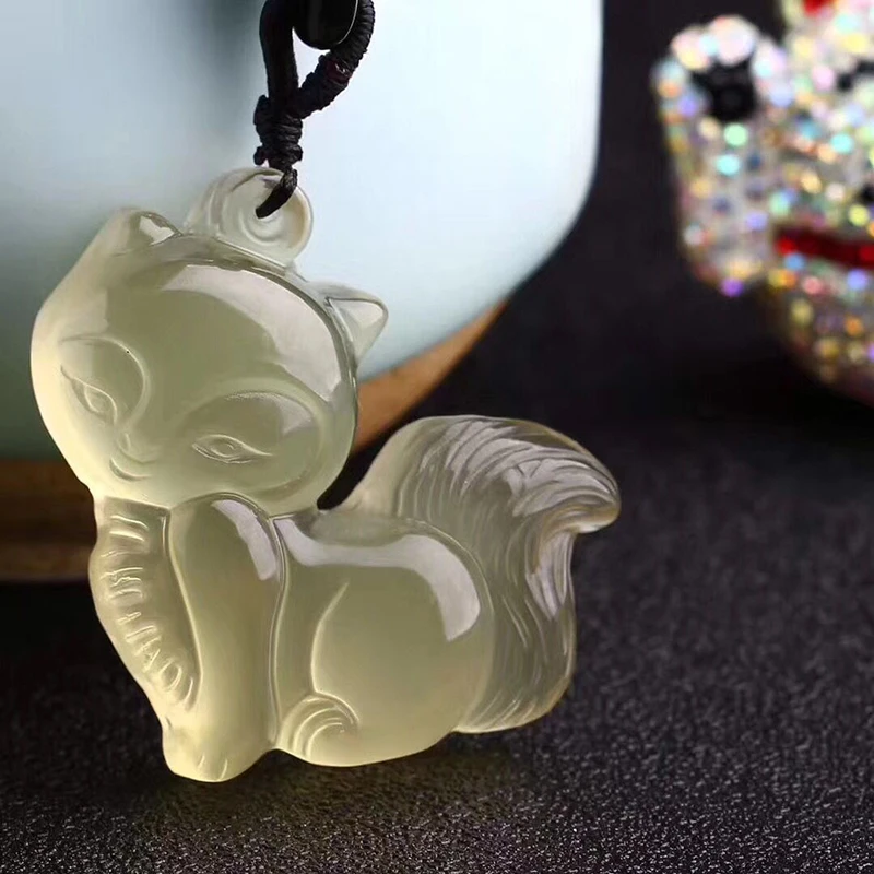 

Wholesale Yellow Natural Crystal Pendants Hand Carved Meng Fox Pendant Sweater Chain Necklace Luck for Women Men Jewelry
