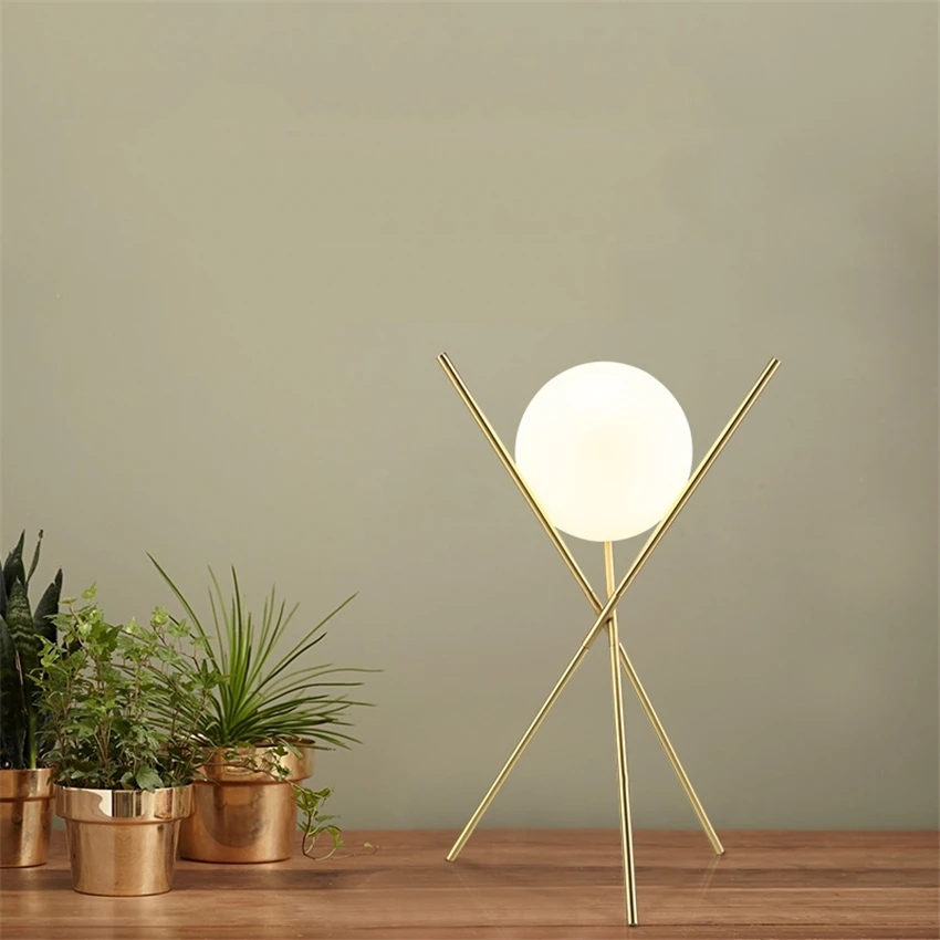 Светодиодные Современные Напольные настольные лампы с тремя ногами медные