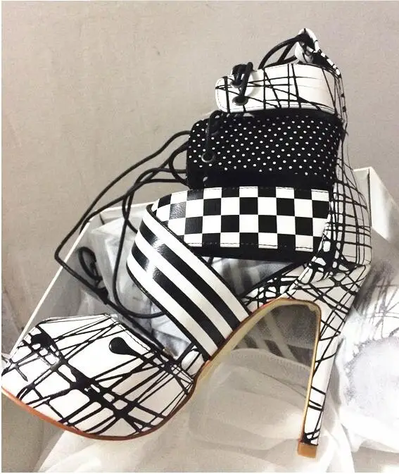 

fashion Square geometric graffiti print leather high heel pointed toe cross strap hollow lace up high heel sandal