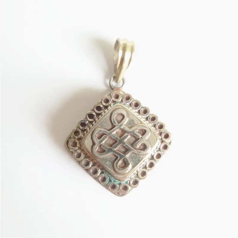 E. Endless knot TGB117 Тибетский амулет подвески белый металл медь Молитва коробка ГАУ бесконечный узел Dorje Ом калачакра Будда глаз - Окраска металла: E. Endless knot