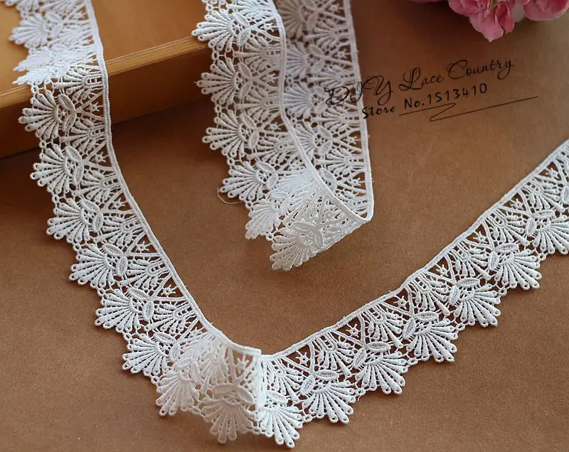 

4.2cm wide (2yards/lot) Ivory Embroidery Venise Water Soluble Lace Trim for Wedding Bridal and Garment Decoration