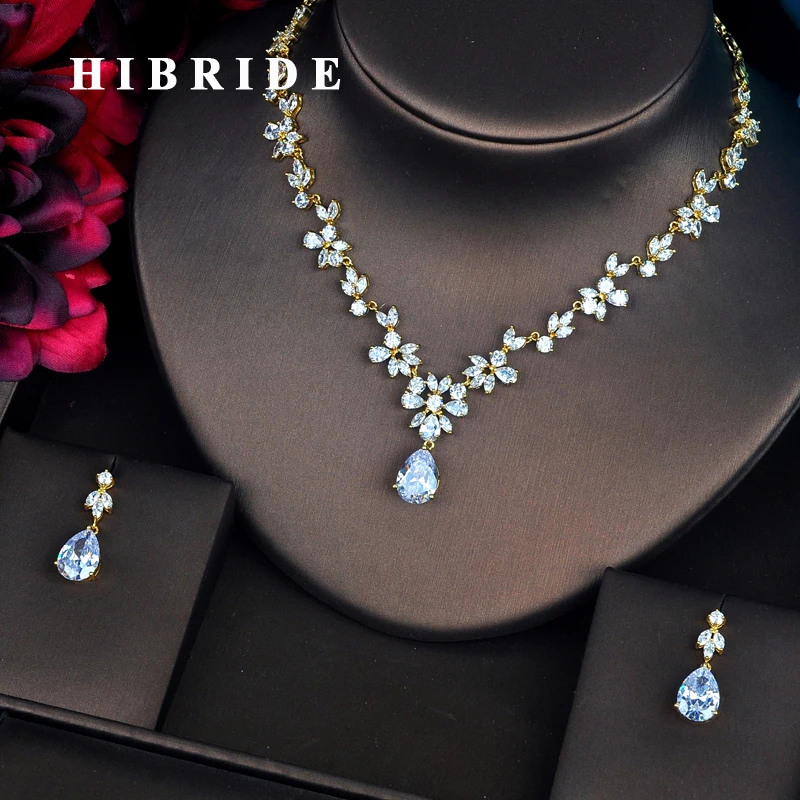 Элегантный комплект ювелирных изделий HIBRIDE с прозрачным фианитом в форме цветка