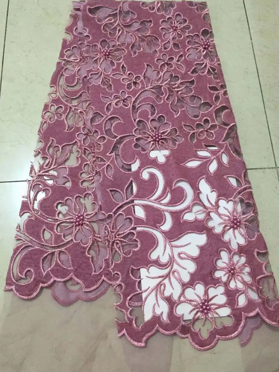 

Nigeria's new hand cut velvet lace gauze fabrics, French beads lace fabric with the beautiful evening dress