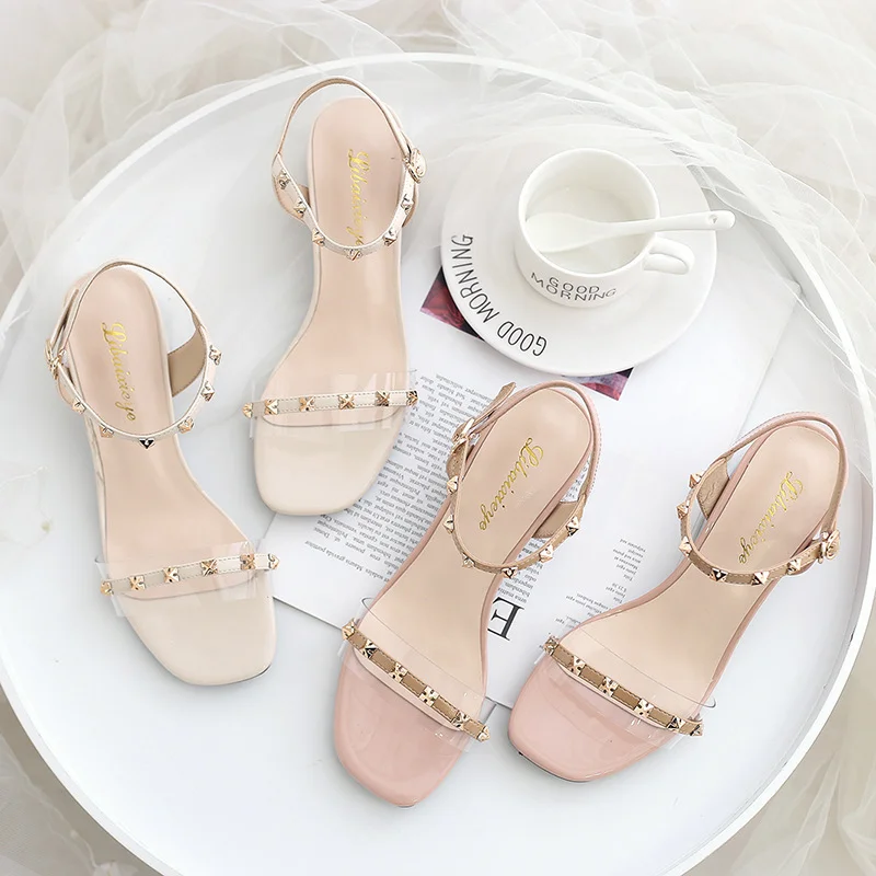 2019 Новинка Женские летние сандалии Яркие цвета С заклепками Прозрачные