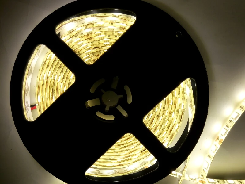 Светодиодная ленсветильник с дистанционным управлением диммер теплый белый