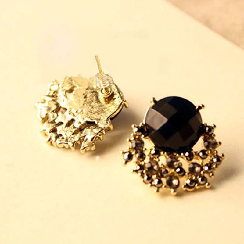 Women's Cute Trendy Retro Smooth Resin Sector Stud Earrings For Women 2017 New Volunge Fashion Jewelry | Украшения и