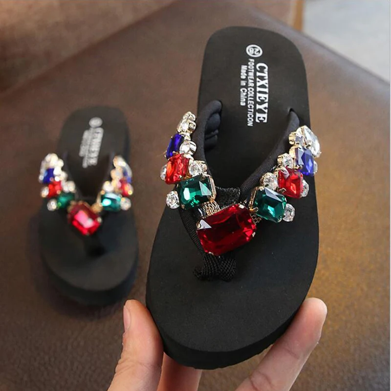 Шлепанцы для девочек пляжные тапочки со стразами начинающих ходить детей летние