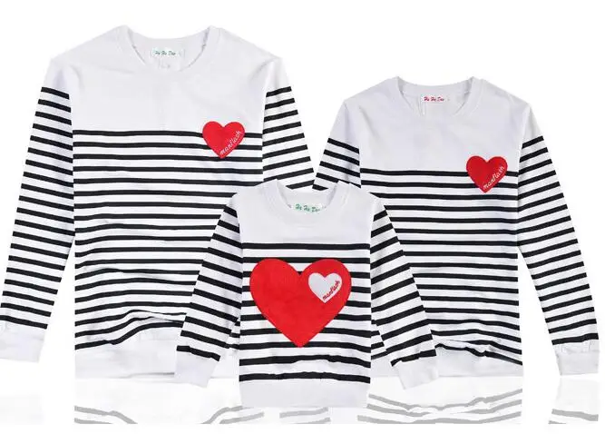 Футболки в полоску одинаковые комплекты для семьи одежда мамы папы и ребенка