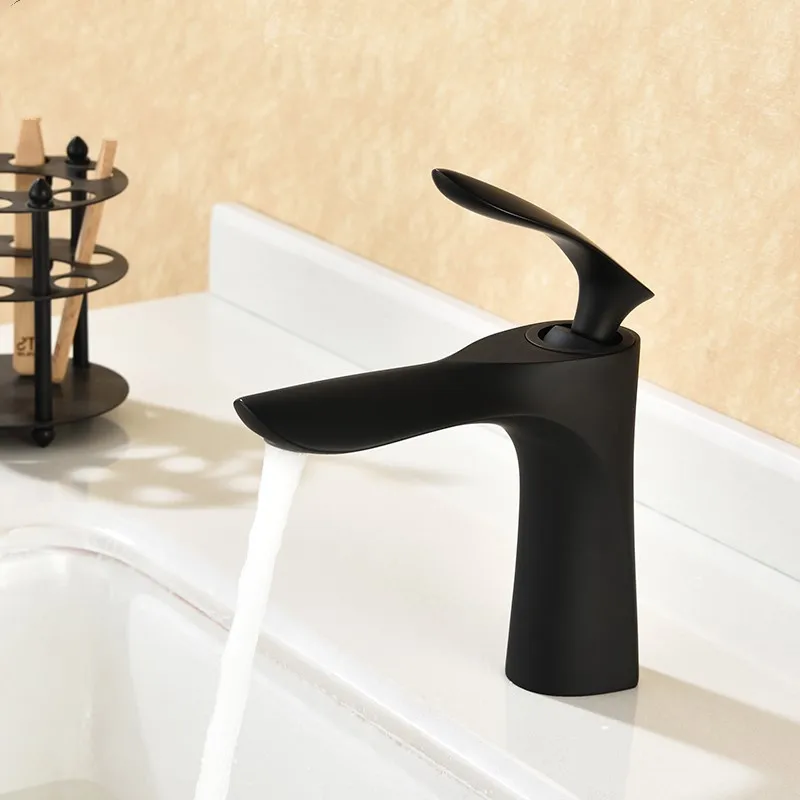 

Золотистый или черный или хромированный смеситель из твердой латуни для раковины в ванной комнате смеситель для раковины уникальный дизай...