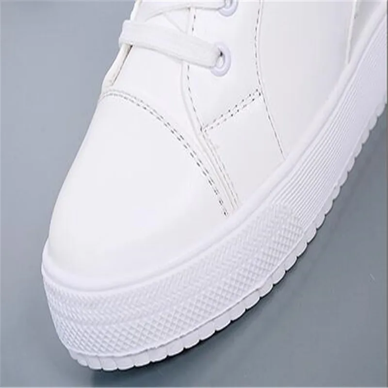 Женские туфли из искусственной кожи черные белые на высоком каблуке со шнуровкой