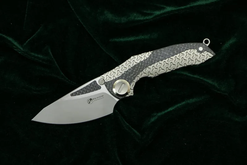 Gray stone wash VENOM ARMOUR M390 стальной титановый CF Флиппер складной нож для отдыха на природе, охоты, выживания, карманные кухонные ножи для фруктов, EDC инструменты - Цвет: Gray stone wash