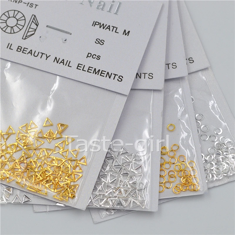 4 упаковки золотистых серебристых 3D металлических пустотелых треугольных