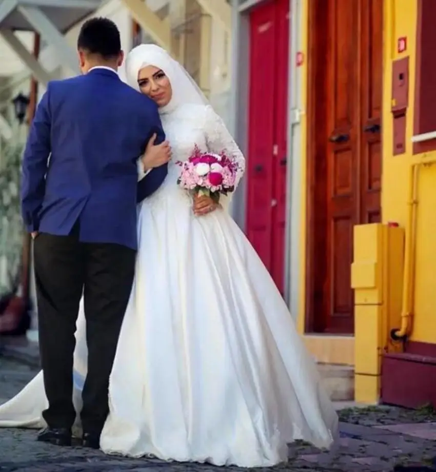 

Женское свадебное платье с длинным рукавом и высоким воротом, с кружевной аппликацией