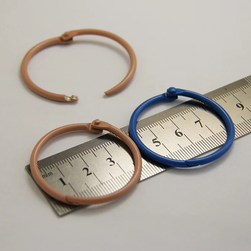 Оптовая продажа 1000 шт. разноцветные металлические кольца для книг с листьями