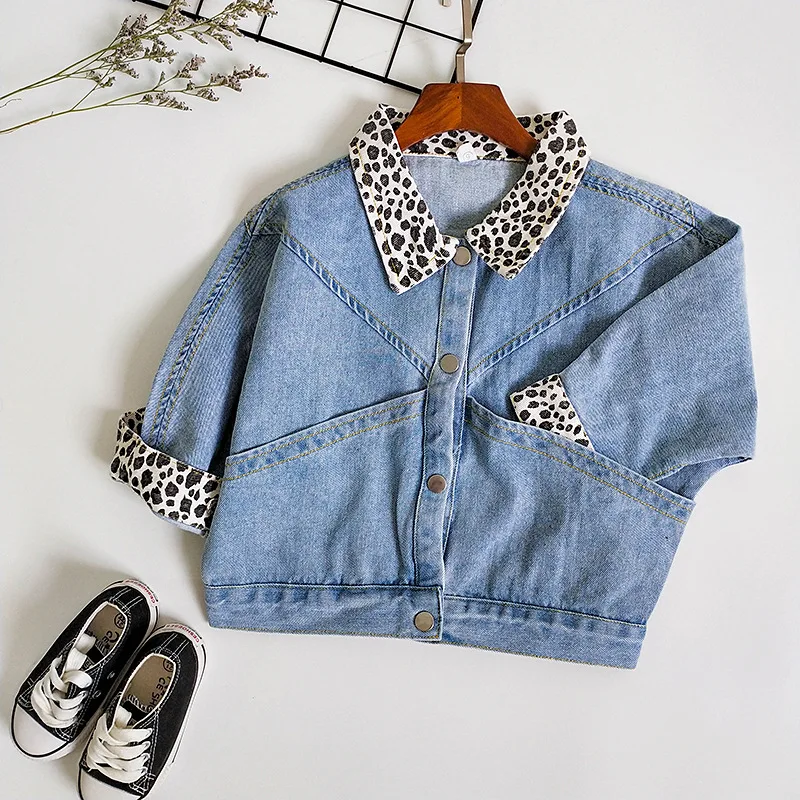 Хлопковая джинсовая куртка с леопардовым принтом и отложным воротником для