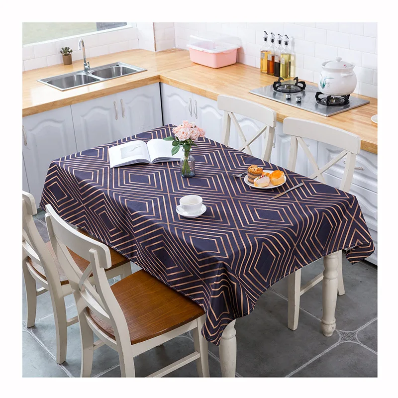 Водонепроницаемая скатерть темного цвета с геометрическим рисунком домашнее
