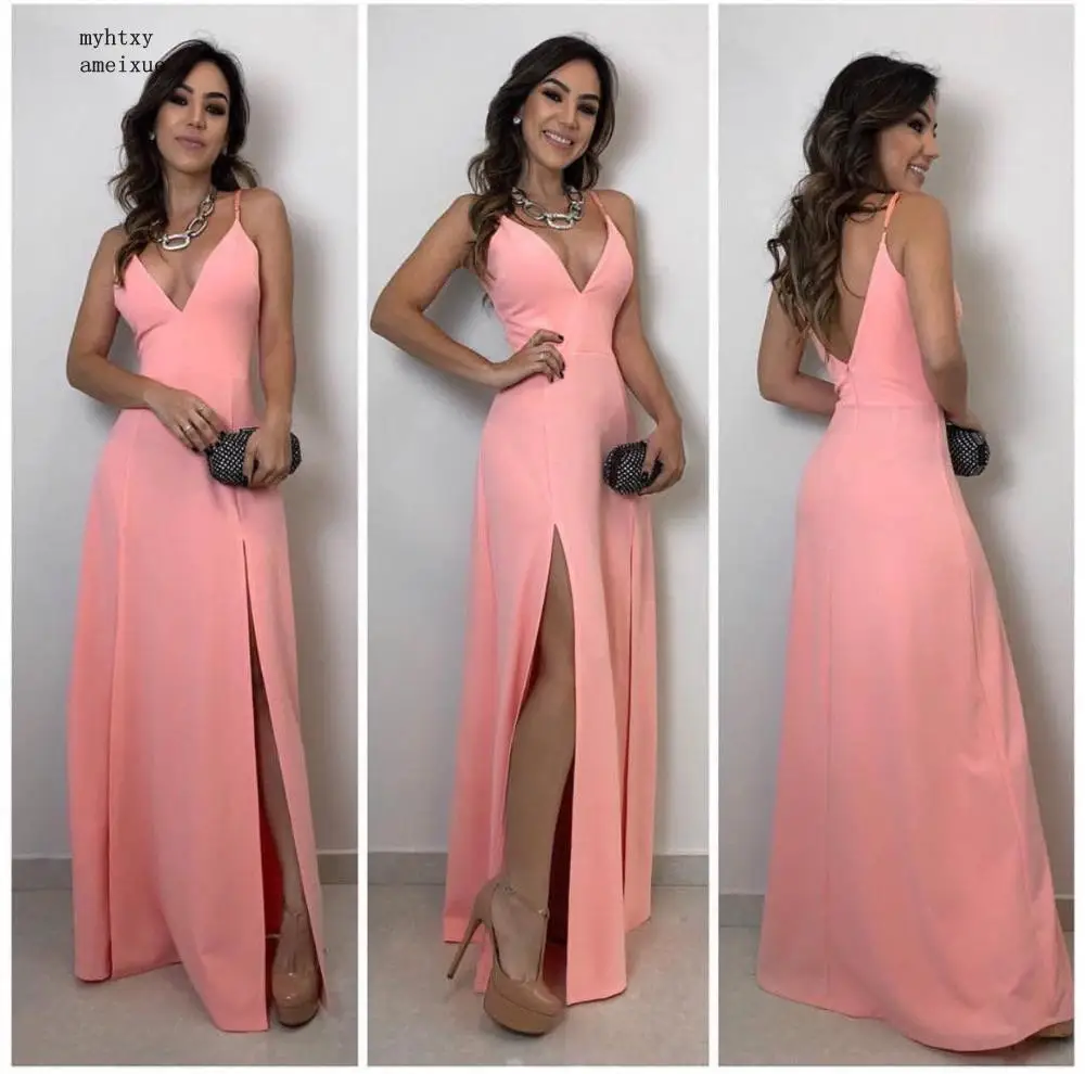 Длинное розовое вечернее платье с двойным треугольным вырезом длинное красное