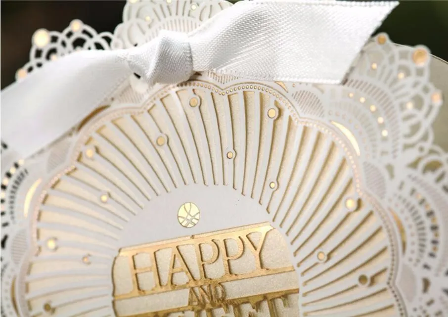 Роскошная бронзовая лазерная резка конфетная коробка с лентой для свадьбы