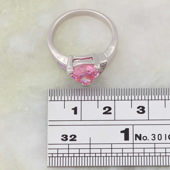 Австралийским опалом кольца розового и серебряного цветов Цвет верхнего слоя