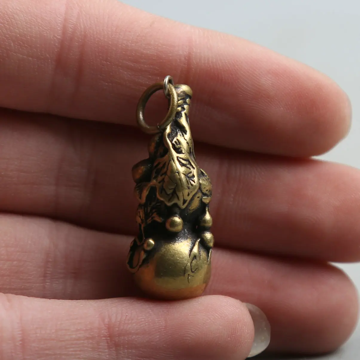 33MM/1.3&quotCollect Curio Rare Chinese Fengshui Small Bronze Exquisite Gourd Vine Cucurbit Bottle Pendant Statuary 14g | Дом и сад