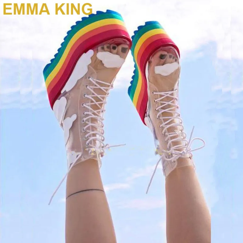 

EMMA KING/модные радужные ботинки на платформе, летние женские ботинки, прозрачные непромокаемые ботинки из ПВХ, прозрачные ботильоны с перекре...