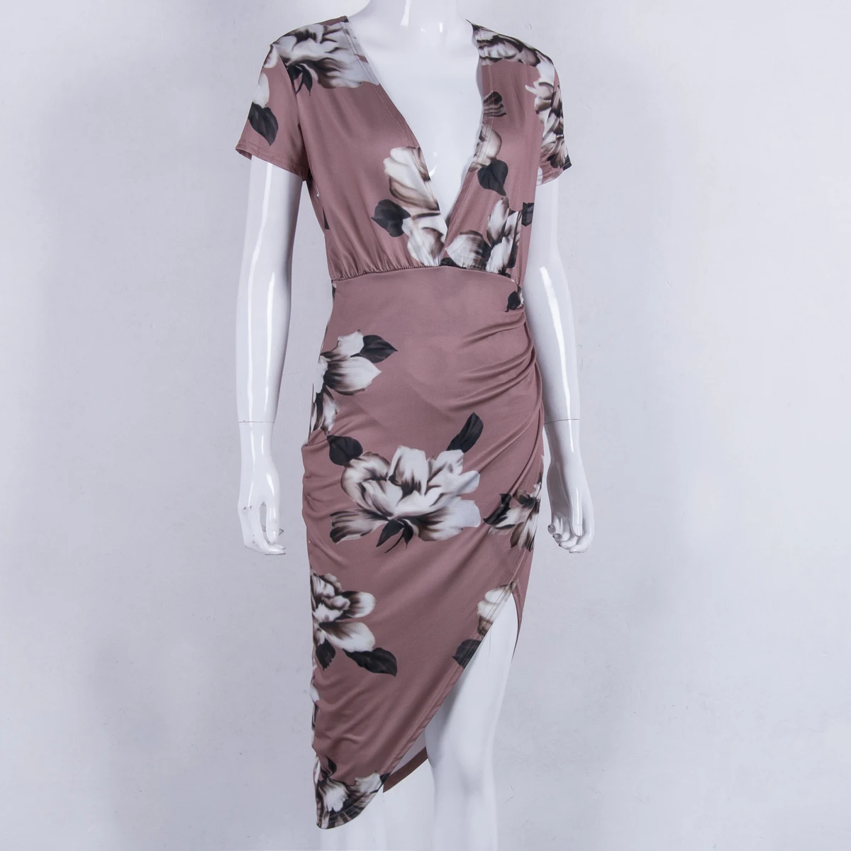 Женское платье с цветочным принтом глубоким v образным вырезом и рюшами