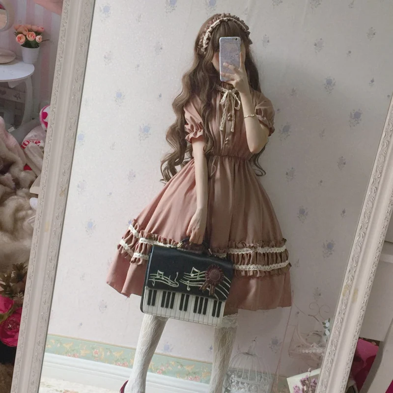

Creamy brown Victorian Lolita Vintage elegance Short-sleeved dress black